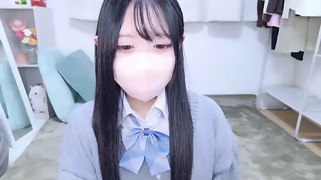 Snapshot of Suzu_ch_xx chatting on October 25, 2:13 pm Suzu ch xx online show from October 25, 2:13 pm