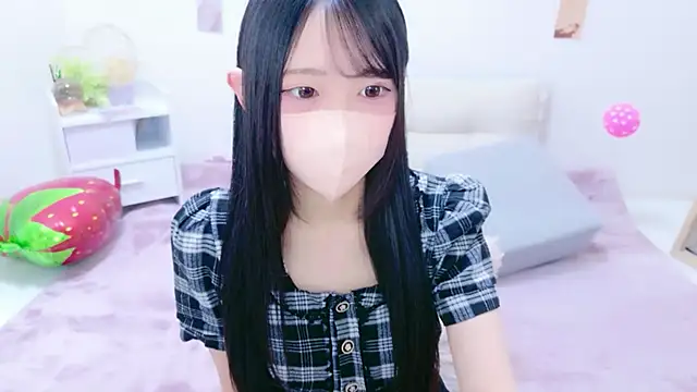 Snapshot of Suzu_ch_xx chatting on May 14, 5:20 pm Suzu ch xx online show from May 14, 5:20 pm