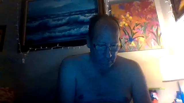 Snapshot of hornyrich69 chatting on January 18, 3:10 am hornyrich69 online show from January 18, 3:10 am