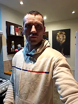 Aian09 online show from March 4, 9:40 am