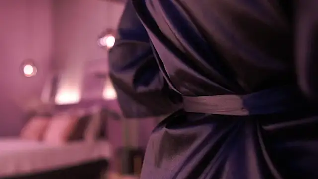 Snapshot of IzzyWild chatting on February 2, 11:09 am IzzyWild online show from February 2, 11:09 am