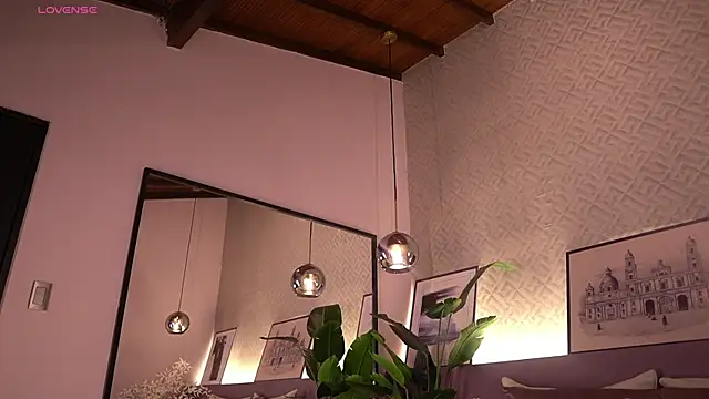 IzzyWild online show from April 19, 10:58 am