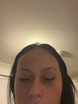 Snapshot of CurvyQueen2023 chatting on December 22, 8:50 pm CurvyQueen2023 online show from December 22, 8:50 pm