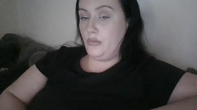 Snapshot of CurvyQueen2023 chatting on March 21, 9:07 pm CurvyQueen2023 online show from March 21, 9:07 pm
