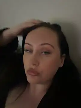 Snapshot of CurvyQueen2023 chatting on March 28, 6:07 pm CurvyQueen2023 online show from March 28, 6:07 pm