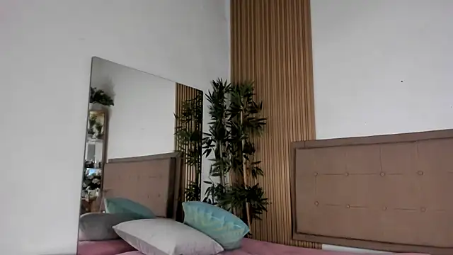 Snapshot of Natasha__Sccott chatting on February 12, 7:56 pm Natasha Sccott online show from February 12, 7:56 pm