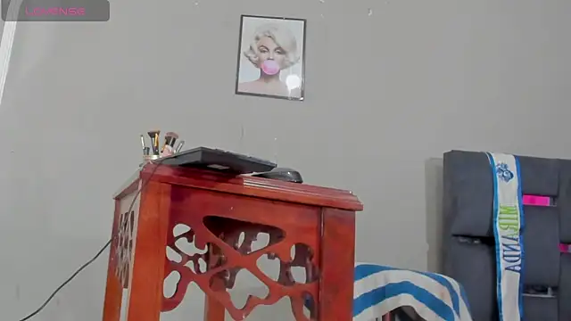 Snapshot of Jimena_Grey chatting on June 4, 12:38 am Jimena Grey online show from June 4, 12:38 am