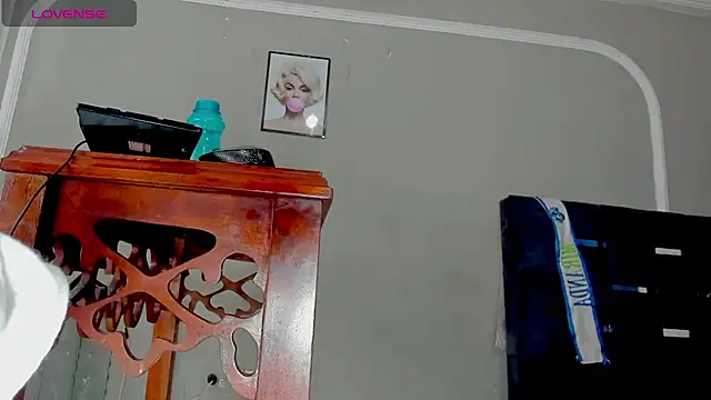 Snapshot of Jimena_Grey chatting on June 8, 1:28 am Jimena Grey online show from June 8, 1:28 am