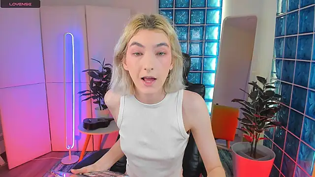 Snapshot of Mia_Cheers chatting on January 29, 1:49 pm Mia Cheers online show from January 29, 1:49 pm