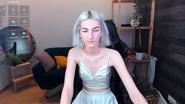 Snapshot of Mia_Cheers chatting on September 8, 4:50 pm Mia Cheers online show from September 8, 4:50 pm