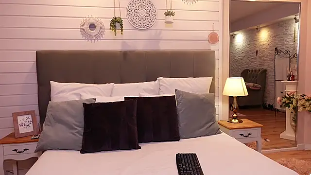 LinaReese online show from December 21, 10:39 am