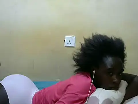 Snapshot of sweet_lily2 chatting on February 19, 11:14 pm sweet lily2 online show from February 19, 11:14 pm