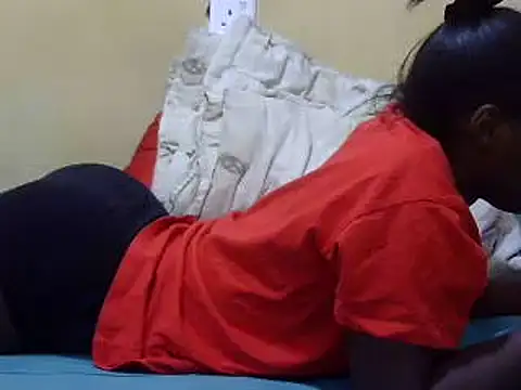 Snapshot of sweet_lily2 chatting on March 20, 4:31 pm sweet lily2 online show from March 20, 4:31 pm