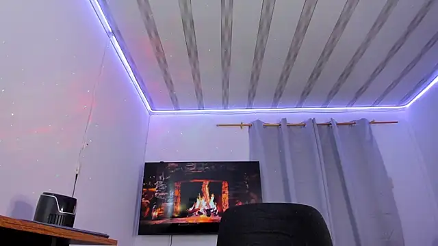 Snapshot of bower_and_colucci chatting on February 3, 2:53 am bower and colucci online show from February 3, 2:53 am