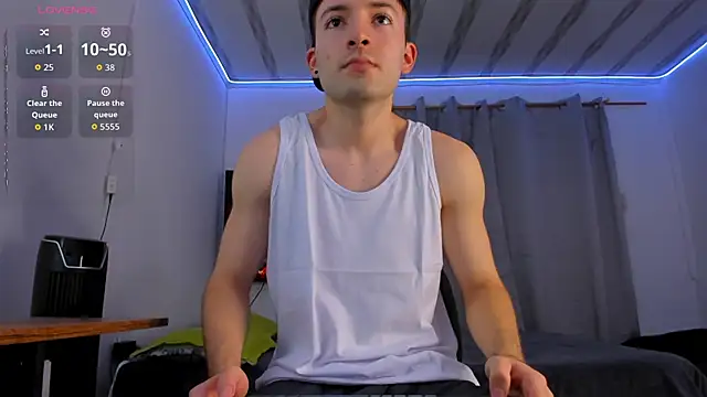 Snapshot of bower_and_colucci chatting on May 29, 9:57 pm bower and colucci online show from May 29, 9:57 pm