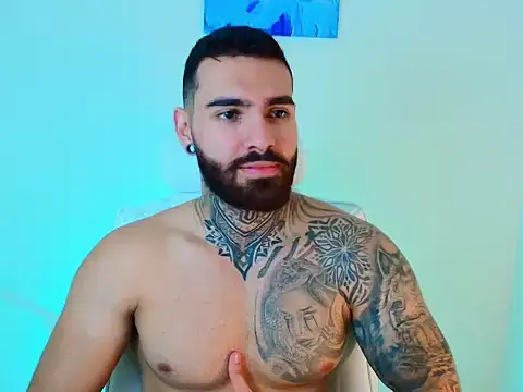 Snapshot of silvano_torres chatting on January 18, 3:38 pm silvano torres online show from January 18, 3:38 pm