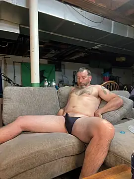 Snapshot of bongripingclitlicker chatting on April 26, 3:48 am bongripingclitlicker online show from April 26, 3:48 am