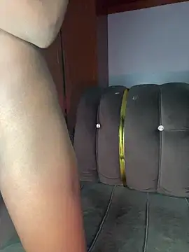 Snapshot of pretty_maliah chatting on September 22, 10:01 pm pretty maliah online show from September 22, 10:01 pm