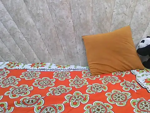 Snapshot of Sexy_Villagegal chatting on September 28, 12:32 pm Sexy Villagegal online show from September 28, 12:32 pm