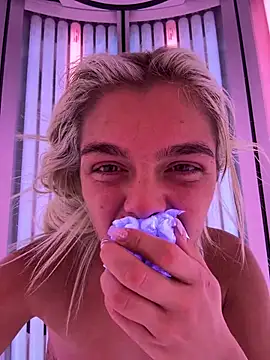 Snapshot of IrishTeenBarbie69 chatting on December 20, 2:49 pm IrishTeenBarbie69 online show from December 20, 2:49 pm