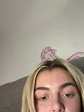 Snapshot of IrishTeenBarbie69 chatting on February 8, 10:29 pm IrishTeenBarbie69 online show from February 8, 10:29 pm