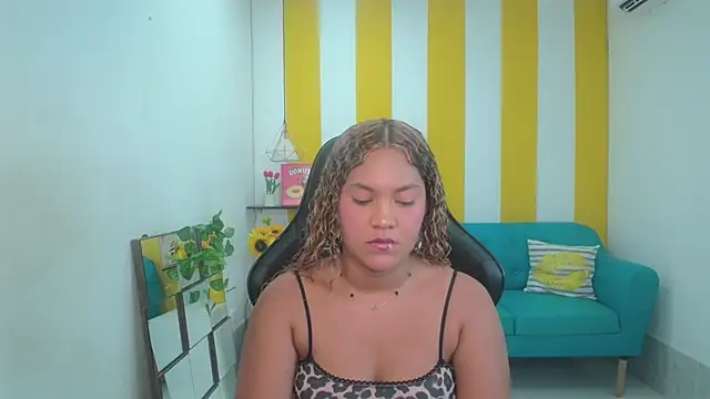 Snapshot of Cristal_War chatting on January 16, 10:03 pm Cristal War online show from January 16, 10:03 pm