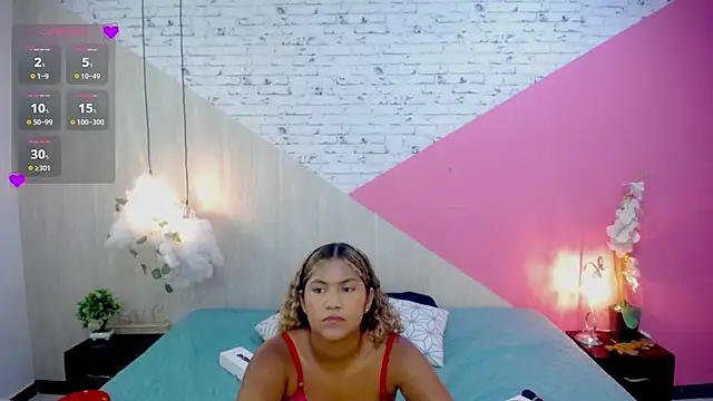 Snapshot of Cristal_War chatting on February 26, 11:37 pm Cristal War online show from February 26, 11:37 pm