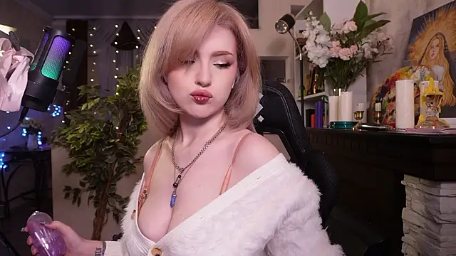 Chriss Fox online show from February 1, 3:21 pm