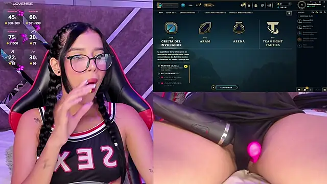 SweetieCloe  online show from March 10, 9:29 pm