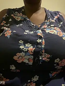 Snapshot of Naughty-sonia2 chatting on July 18, 6:12 pm Naughty-sonia2 online show from July 18, 6:12 pm