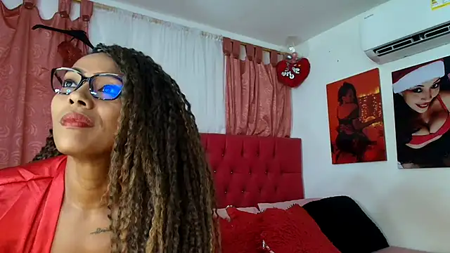 Snapshot of CandyBlackFunXXX chatting on March 21, 6:18 am CandyBlackFunXXX online show from March 21, 6:18 am