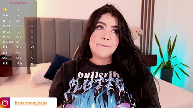 Snapshot of Harmonybabe_ chatting on May 2, 8:14 pm Harmonybabe online show from May 2, 8:14 pm