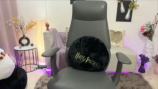 Unique-Beauty online show from April 10, 5:06 pm