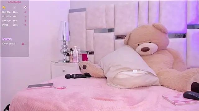 Miagiorgia  online show from December 21, 5:40 pm