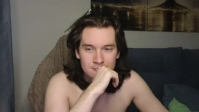 MoreRealAlex online show from April 29, 5:33 am