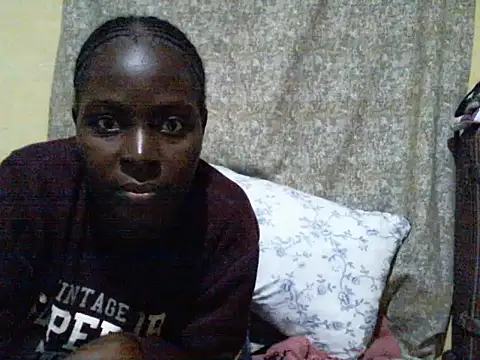 Snapshot of ara_bella chatting on October 3, 9:12 pm ara bella online show from October 3, 9:12 pm