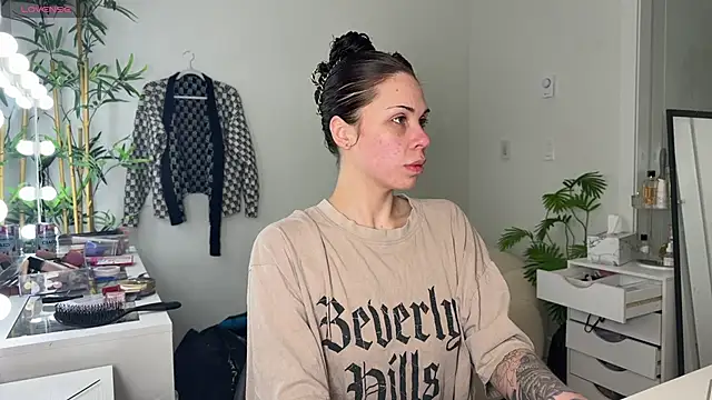 NattyFierros online show from April 8, 8:09 pm