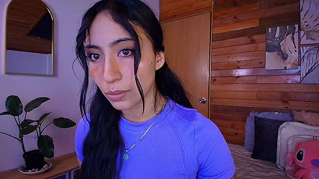 amber curly online show from April 15, 6:15 pm