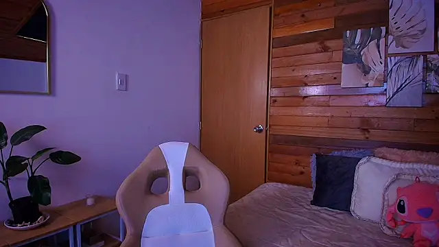 amber curly online show from April 20, 6:53 pm