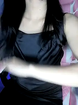 Snapshot of _Linez_ chatting on March 19, 5:28 pm  Linez  online show from March 19, 5:28 pm