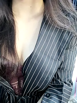 Snapshot of _Linez_ chatting on September 27, 6:13 pm  Linez  online show from September 27, 6:13 pm