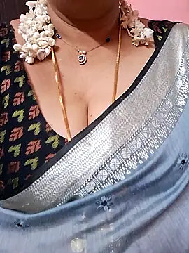 Snapshot of ananya956 chatting on May 23, 1:37 pm ananya956 online show from May 23, 1:37 pm