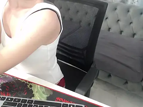 Snapshot of svetysin chatting on April 25, 9:23 am svetysin online show from April 25, 9:23 am