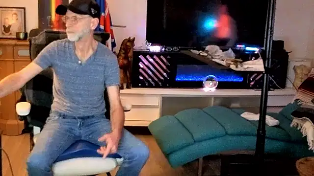 Towndude123 online show from March 26, 10:15 pm