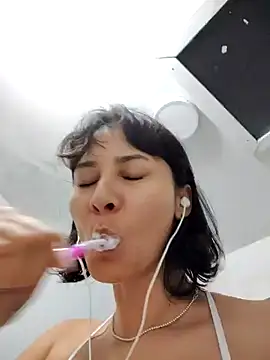 Snapshot of Ramona_Flower chatting on December 9, 8:11 am Ramona Flower online show from December 9, 8:11 am