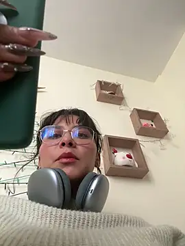 Snapshot of Ramona_Flower chatting on December 17, 6:31 pm Ramona Flower online show from December 17, 6:31 pm