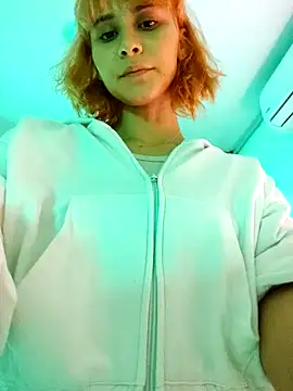 Snapshot of Ramona_Flower chatting on January 6, 4:04 am Ramona Flower online show from January 6, 4:04 am