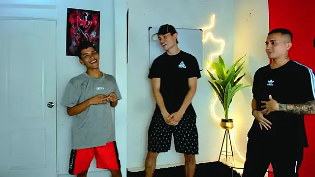 oversizedxguys online show from April 11, 1:32 am