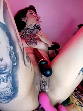 Snapshot of taaylor33 chatting on January 2, 8:39 am taaylor33 online show from January 2, 8:39 am