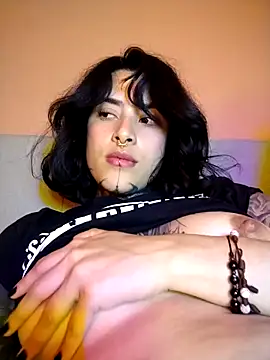 Snapshot of taaylor33 chatting on September 14, 4:33 am taaylor33 online show from September 14, 4:33 am